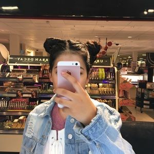 Meet your Posher, Daniela